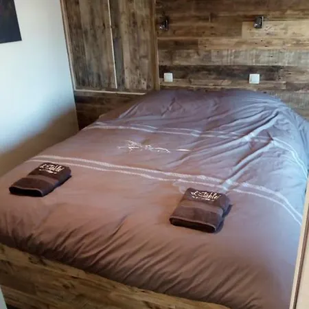 L'etable D'evelyne Μπαστόν